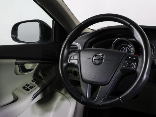 Volvo V40 Cross Country I Рестайлинг с пробегом 2018 года, цена 2 090 000 рублей, 54564 км, хэтчбек, Автокод Объявления