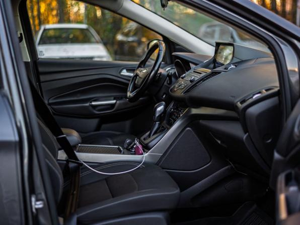 Ford Kuga II Рестайлинг с пробегом 2017 года, цена 1 377 000 рублей, 159348 км, внедорожник, Автокод Объявления