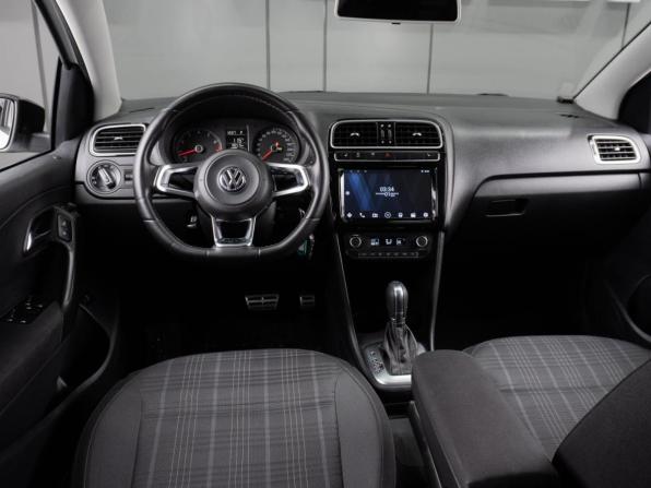 Volkswagen Polo V Рестайлинг с пробегом 2017 года, цена 1 279 000 рублей, 160415 км, седан, Автокод Объявления