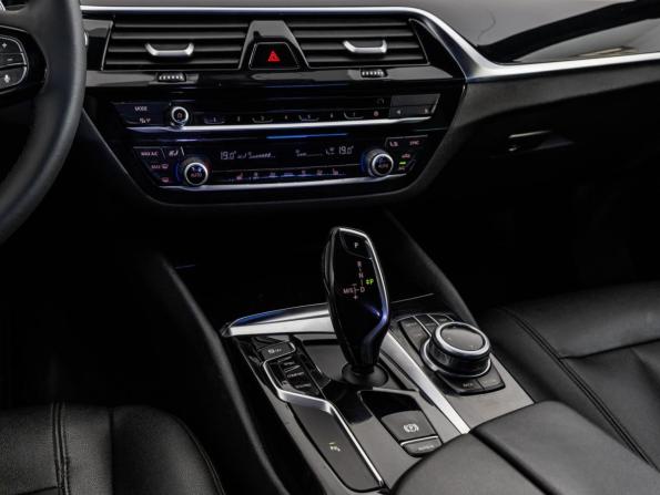 BMW 5 серии VII (G30/G31/G38) с пробегом 2018 года, цена 2 099 000 рублей, 257200 км, седан, Автокод Объявления
