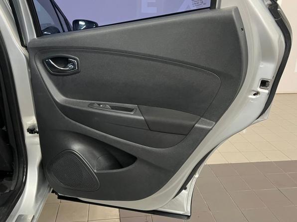 Renault Kaptur I с пробегом 2016 года, цена 1 149 000 рублей, 180000 км, внедорожник, Автокод Объявления
