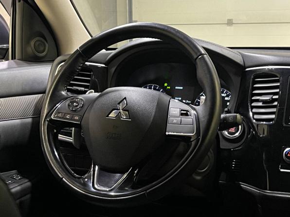 Mitsubishi Outlander III Рестайлинг 3 с пробегом 2020 года, цена 2 680 000 рублей, 86306 км, внедорожник, Автокод Объявления