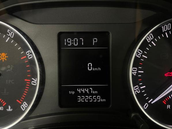 Skoda Octavia II (A5) Рестайлинг с пробегом 2012 года, цена 680 000 рублей, 322540 км, лифтбек, Автокод Объявления