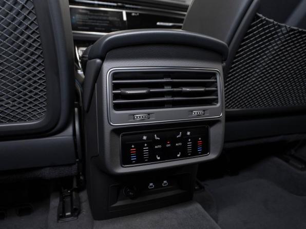 Audi Q7 II (4M) Рестайлинг 2 с пробегом 2025 года, цена 15 990 000 рублей, 10 км, внедорожник, Автокод Объявления