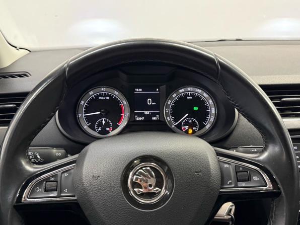 Skoda Octavia III (A7) Рестайлинг с пробегом 2018 года, цена 1 790 000 рублей, 122046 км, лифтбек, Автокод Объявления