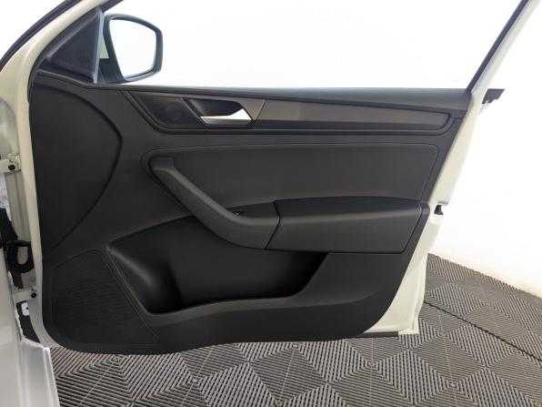 Volkswagen Polo VI с пробегом 2022 года, цена 1 700 000 рублей, 87000 км, лифтбек, Автокод Объявления