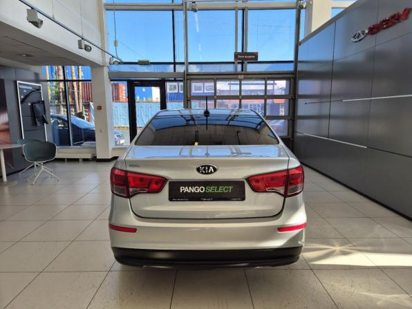 Kia Rio III Рестайлинг с пробегом 2017 года, цена 949 000 рублей, 77046 км, седан, Автокод Объявления