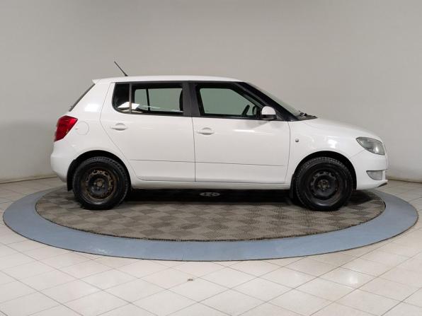 Skoda Fabia II Рестайлинг с пробегом 2013 года, цена 579 900 рублей, 200000 км, универсал, Автокод Объявления