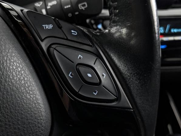 Toyota C-HR I Рестайлинг с пробегом 2021 года, цена 2 945 000 рублей, 55095 км, внедорожник, Автокод Объявления