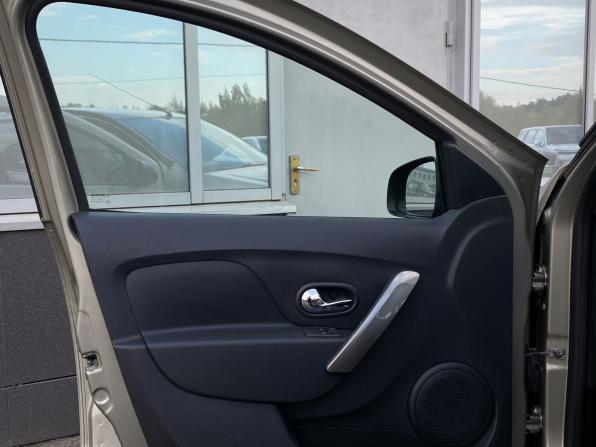 Renault Sandero II с пробегом 2016 года, цена 749 000 рублей, 88527 км, хэтчбек, Автокод Объявления