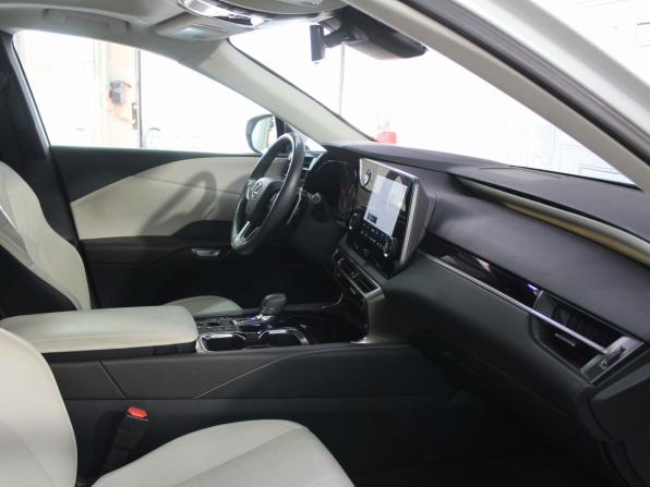 Lexus RX V с пробегом 2023 года, цена 8 340 000 рублей, 49000 км, внедорожник, Автокод Объявления