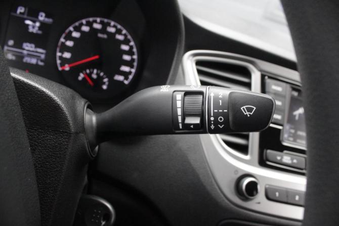 Hyundai Solaris II Рестайлинг с пробегом 2021 года, цена 1 850 000 рублей, 29370 км, седан, Автокод Объявления