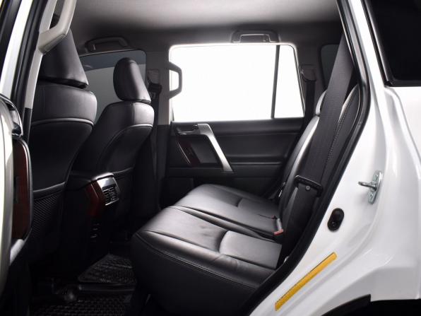 Toyota Land Cruiser Prado 150 Series Рестайлинг 1 с пробегом 2016 года, цена 4 099 999 рублей, 204597 км, внедорожник, Автокод Объявления