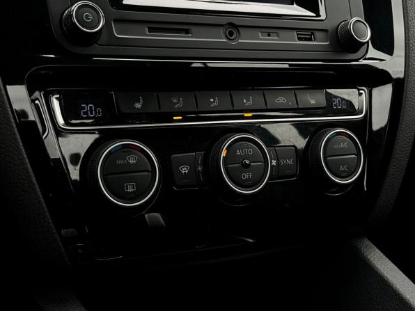 Volkswagen Jetta VI Рестайлинг с пробегом 2017 года, цена 1 379 700 рублей, 124587 км, седан, Автокод Объявления