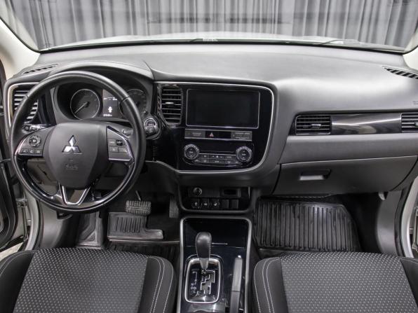 Mitsubishi Outlander III Рестайлинг 3 с пробегом 2019 года, цена 2 498 000 рублей, 75392 км, внедорожник, Автокод Объявления