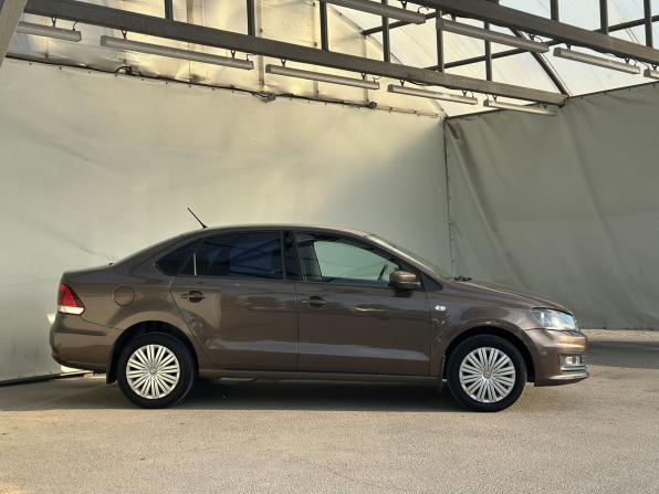 Volkswagen Polo V Рестайлинг с пробегом 2016 года, цена 1 010 000 рублей, 132508 км, седан, Автокод Объявления