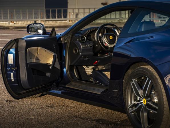 Ferrari FF с пробегом 2015 года, цена 10 900 000 рублей, 51000 км, хэтчбек, Автокод Объявления