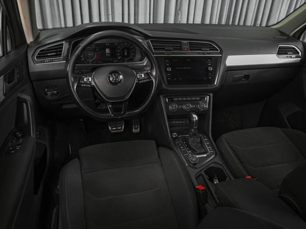Volkswagen Tiguan II с пробегом 2018 года, цена 2 084 000 рублей, 235891 км, внедорожник, Автокод Объявления