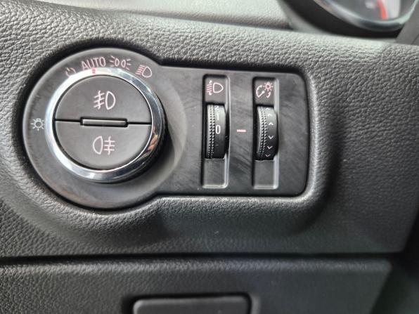 Opel Astra J с пробегом 2011 года, цена 579 000 рублей, 205205 км, хэтчбек, Автокод Объявления