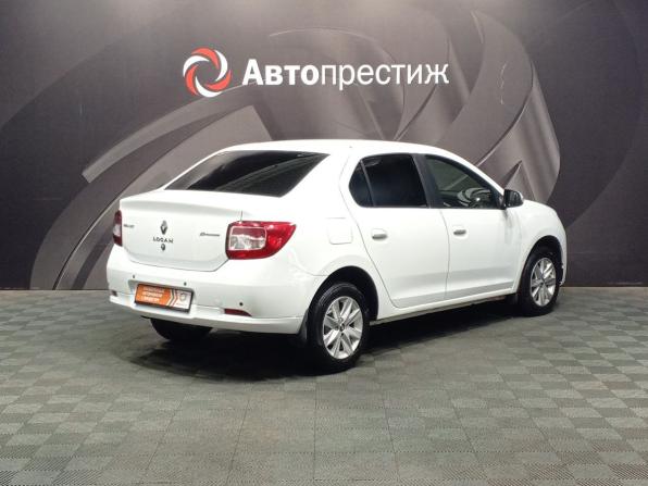 Renault Logan II Рестайлинг с пробегом 2018 года, цена 940 000 рублей, 98000 км, седан, Автокод Объявления