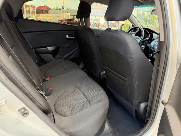 Kia Rio III Рестайлинг с пробегом 2015 года, цена 980 000 рублей, 136458 км, седан, Автокод Объявления
