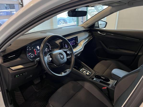 Skoda Octavia IV (A8) с пробегом 2021 года, цена 2 390 000 рублей, 103261 км, лифтбек, Автокод Объявления