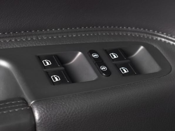 Volkswagen Touareg I Рестайлинг с пробегом 2009 года, цена 1 449 995 рублей, 259259 км, внедорожник, Автокод Объявления
