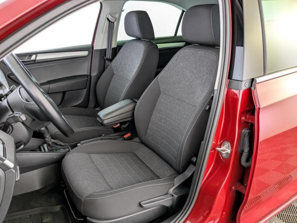 Skoda Rapid II с пробегом 2022 года, цена 1 975 000 рублей, 30634 км, лифтбек, Автокод Объявления