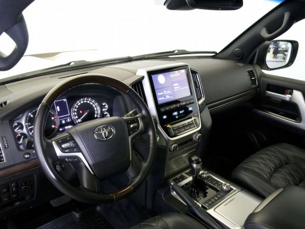 Toyota Land Cruiser 200 Series Рестайлинг 2 с пробегом 2018 года, цена 8 300 000 рублей, 78495 км, внедорожник, Автокод Объявления