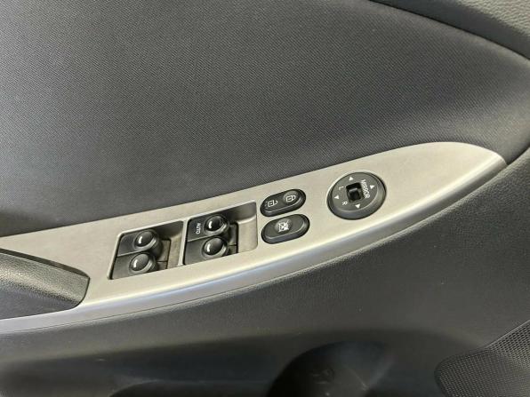 Hyundai Solaris I Рестайлинг с пробегом 2016 года, цена 860 000 рублей, 129188 км, седан, Автокод Объявления