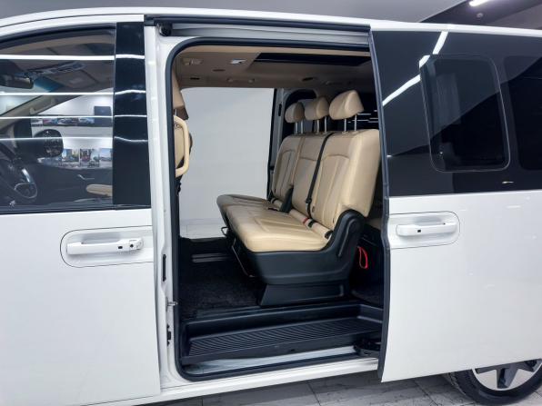 Hyundai Staria I с пробегом 2022 года, цена 5 400 000 рублей, 76867 км, минивэн, Автокод Объявления