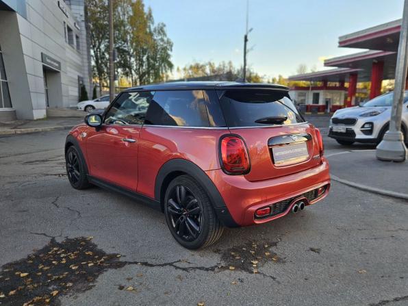 Mini Hatch III (F55/F56) Рестайлинг с пробегом 2020 года, цена 2 320 000 рублей, 94604 км, хэтчбек, Автокод Объявления