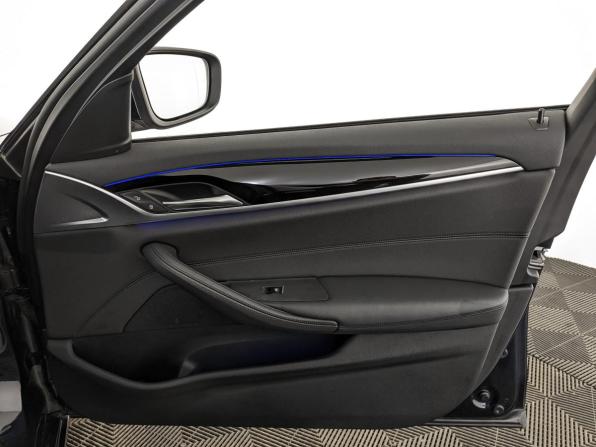 BMW 5 серии VII (G30/G31/G38) с пробегом 2019 года, цена 3 800 000 рублей, 89090 км, седан, Автокод Объявления