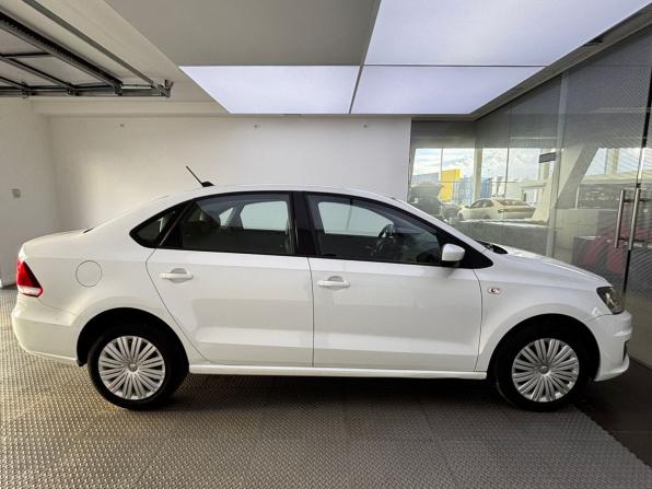 Volkswagen Polo V Рестайлинг с пробегом 2018 года, цена 1 220 000 рублей, 103550 км, седан, Автокод Объявления