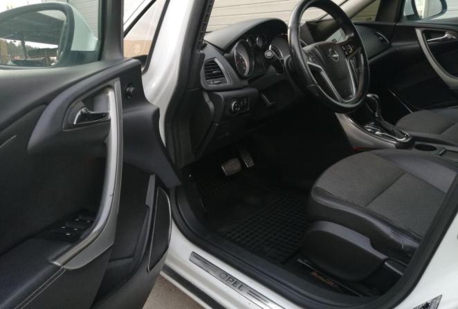 Opel Astra J с пробегом 2011 года, цена 540 000 рублей, 204853 км, хэтчбек, Автокод Объявления