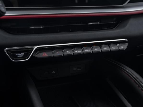 Geely Coolray I Рестайлинг с пробегом 2024 года, цена 2 399 000 рублей, 24000 км, внедорожник, Автокод Объявления