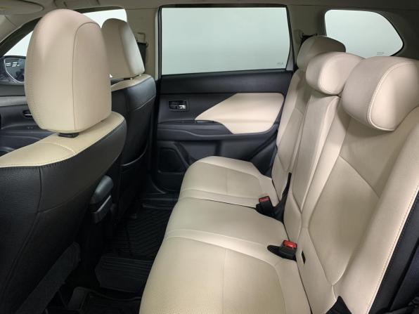 Mitsubishi Outlander III Рестайлинг 2 с пробегом 2018 года, цена 1 698 000 рублей, 155705 км, внедорожник, Автокод Объявления