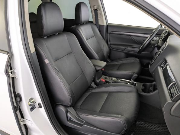 Mitsubishi Outlander III Рестайлинг 2 с пробегом 2016 года, цена 1 890 000 рублей, 93040 км, внедорожник, Автокод Объявления