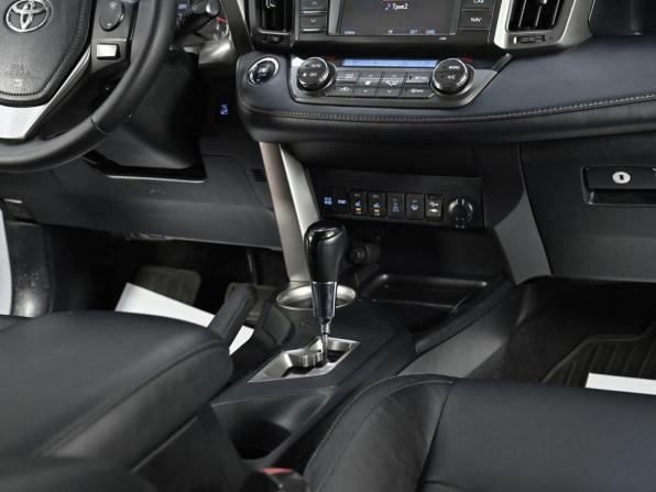Toyota RAV4 IV (XA40) с пробегом 2013 года, цена 1 749 000 рублей, 186000 км, внедорожник, Автокод Объявления