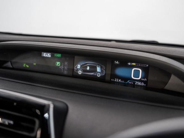 Toyota Prius IV Рестайлинг (XW50) с пробегом 2019 года, цена 1 865 000 рублей, 94500 км, лифтбек, Автокод Объявления