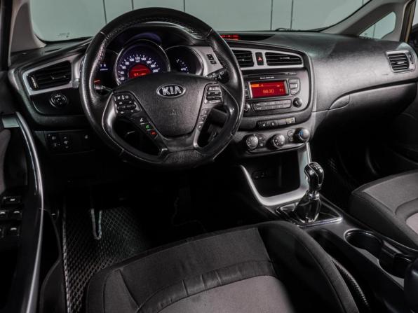 Kia Ceed II с пробегом 2013 года, цена 899 000 рублей, 245715 км, универсал, Автокод Объявления