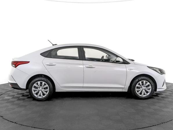 Hyundai Solaris II Рестайлинг с пробегом 2022 года, цена 1 570 000 рублей, 53090 км, седан, Автокод Объявления