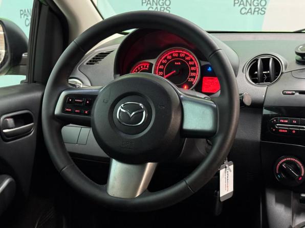 Mazda 2 II Рестайлинг (DE2) с пробегом 2012 года, цена 700 000 рублей, 240954 км, хэтчбек, Автокод Объявления