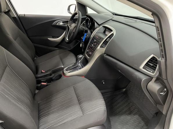 Opel Astra J с пробегом 2011 года, цена 800 000 рублей, 150587 км, хэтчбек, Автокод Объявления
