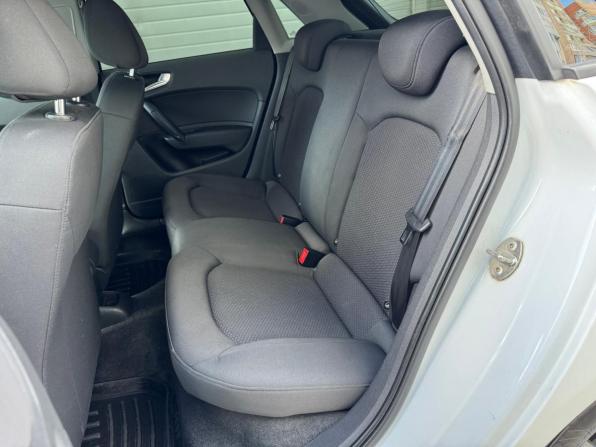 Audi A1 I (8X) с пробегом 2013 года, цена 949 000 рублей, 109964 км, хэтчбек, Автокод Объявления