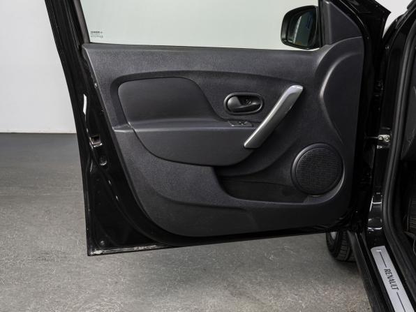 Renault Sandero II с пробегом 2017 года, цена 1 190 000 рублей, 58920 км, хэтчбек, Автокод Объявления