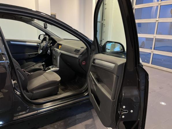 Opel Astra H Рестайлинг с пробегом 2013 года, цена 705 000 рублей, 110221 км, хэтчбек, Автокод Объявления