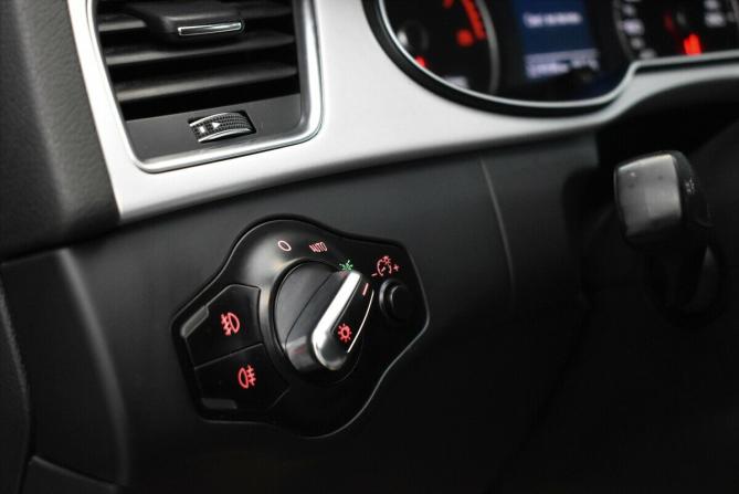 Audi A4 IV (B8) Рестайлинг с пробегом 2015 года, цена 1 600 000 рублей, 224896 км, седан, Автокод Объявления
