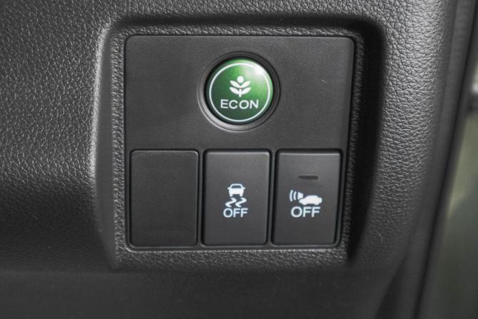 Honda Vezel I с пробегом 2014 года, цена 1 359 000 рублей, 159000 км, внедорожник, Автокод Объявления