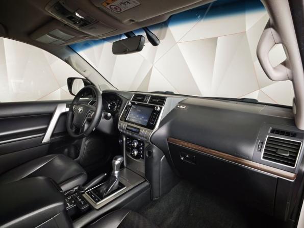 Toyota Land Cruiser Prado 150 Series Рестайлинг 2 с пробегом 2019 года, цена 5 399 000 рублей, 129802 км, внедорожник, Автокод Объявления